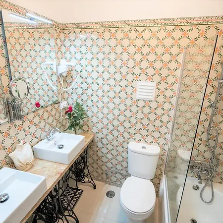Dom Dinis Apartament *